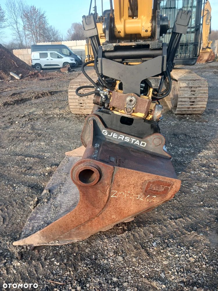 Caterpillar 320F - 11