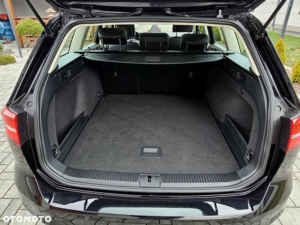 Volkswagen Passat 2.0 TDI SCR DSG Highline - 24