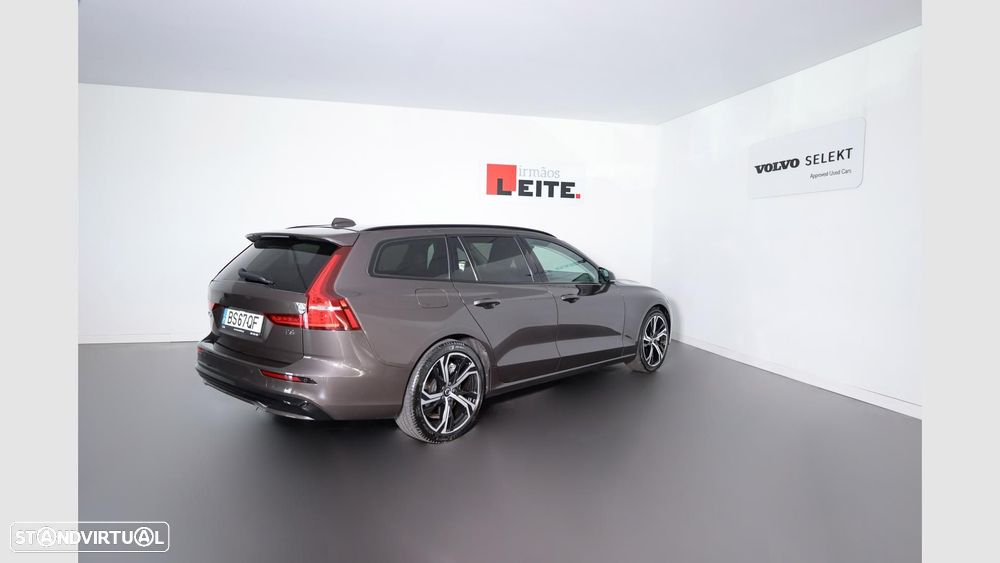 Volvo V60 2.0 T6 AWD TE Plus Dark — fotografia 20