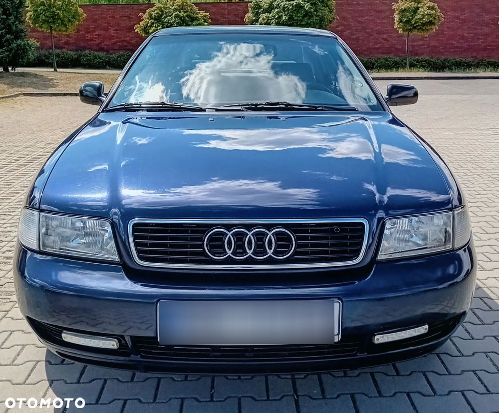 Audi A4 Limousine - 8