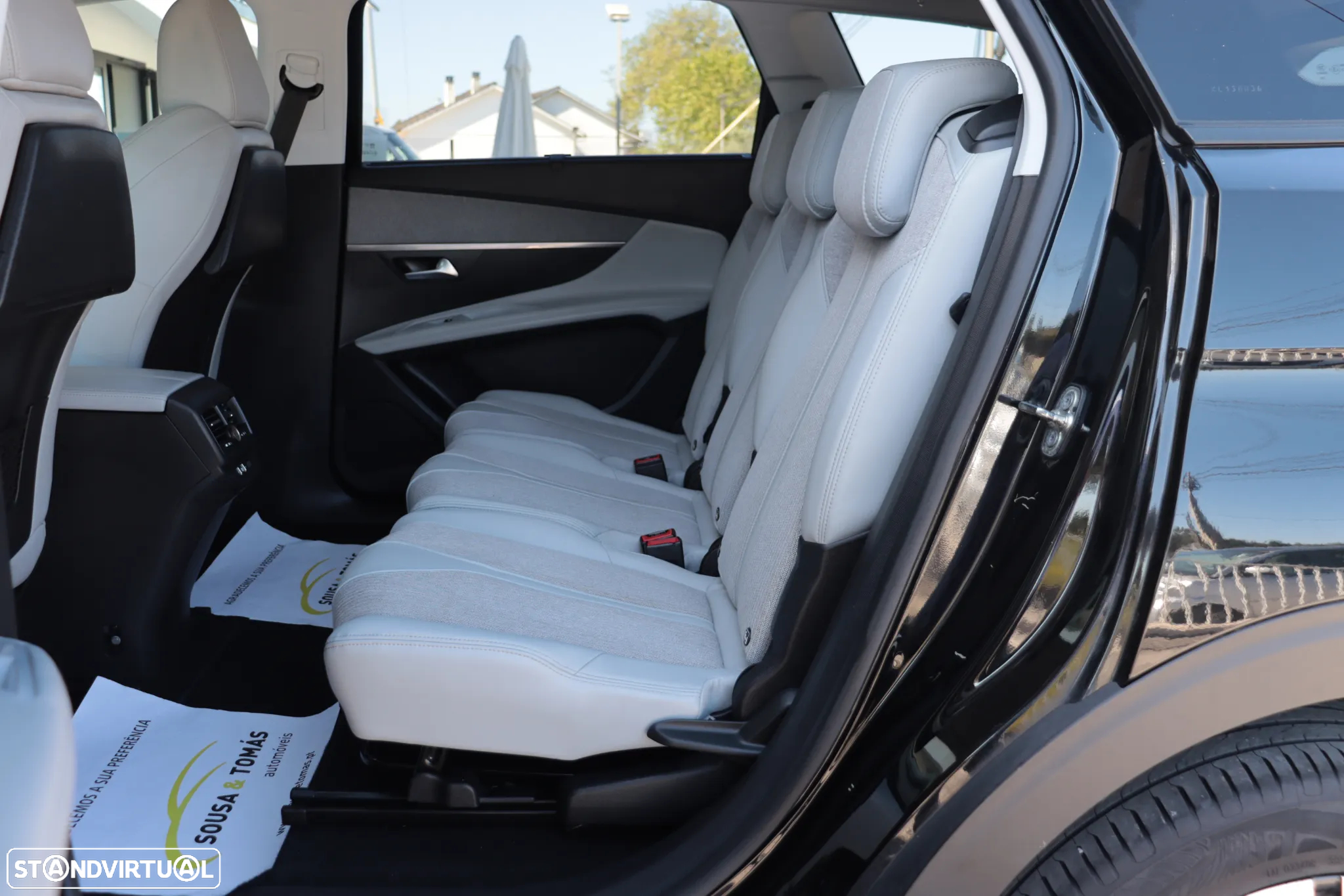 Peugeot 5008 1.2 PureTech Allure EAT8 - 14