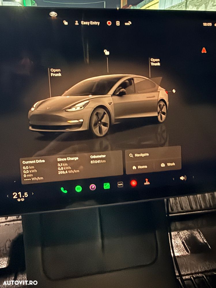 Tesla Model 3 - 5