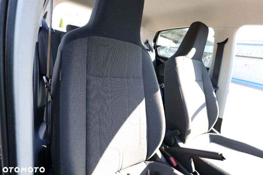 Volkswagen up! - 34