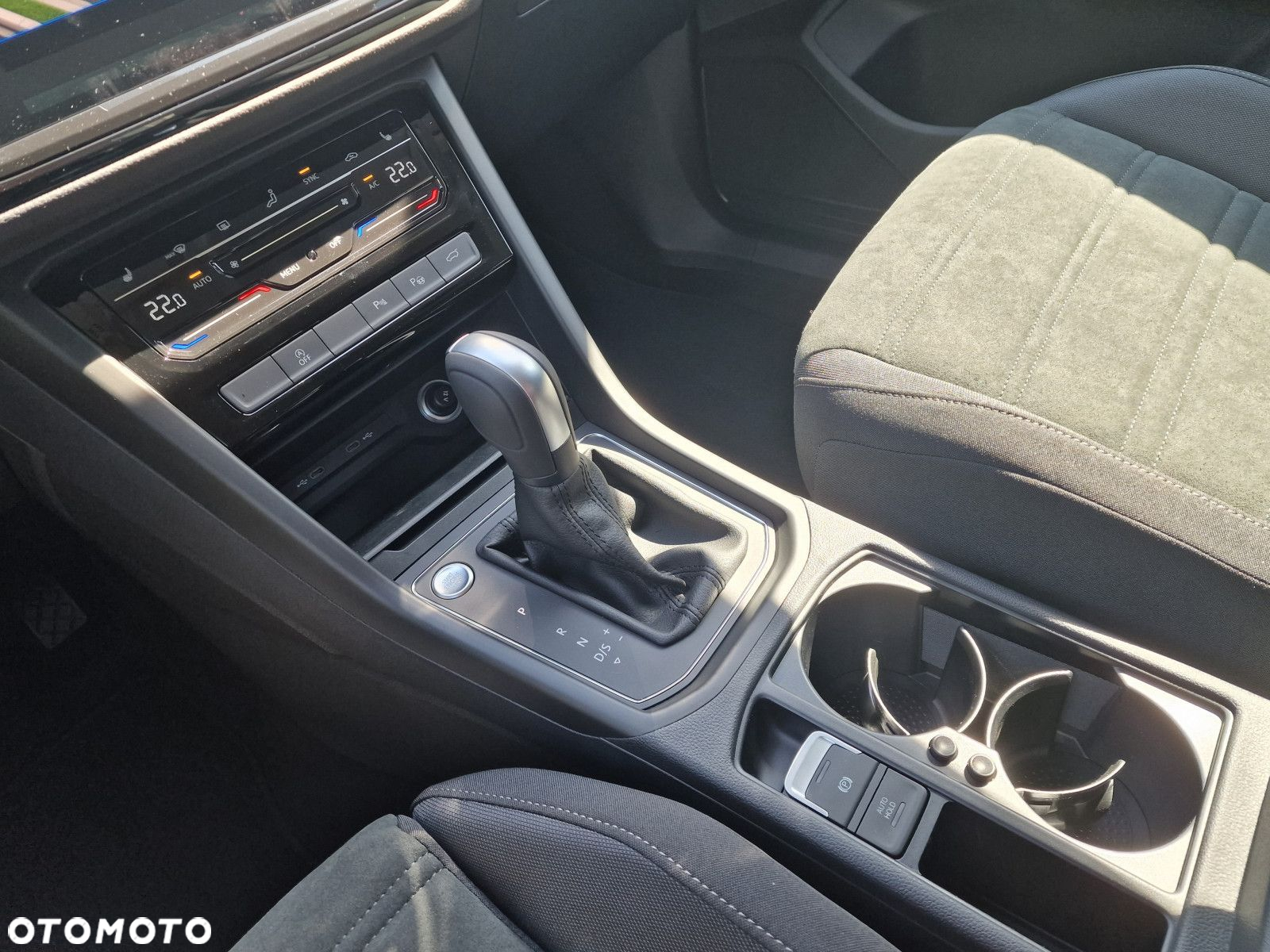 Volkswagen Touran 1.5 TSI EVO Comfortline DSG - 24