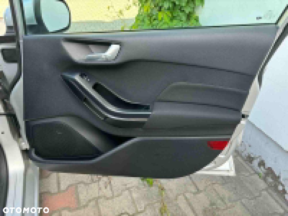 Ford Fiesta 1.1 Titanium - 20