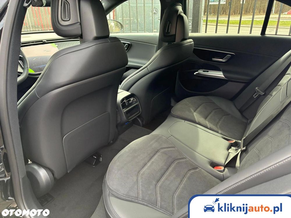 Mercedes-Benz Klasa E 220 d mHEV 4-Matic AMG 9G-Tronic - 8