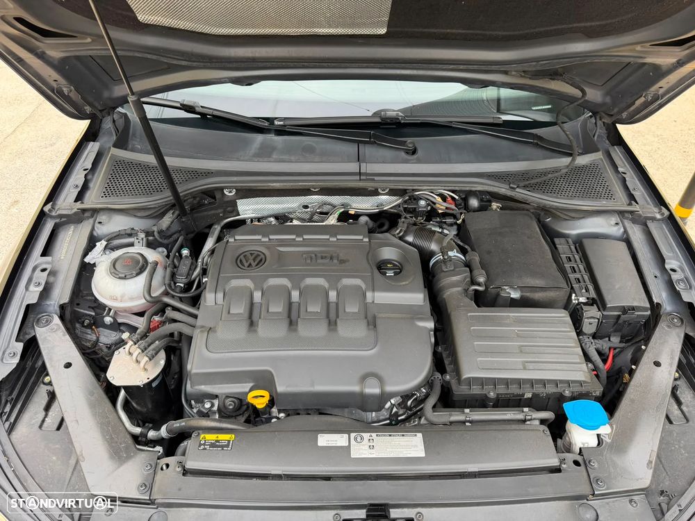 VW Passat 2.0 TDI Highline DSG - 27