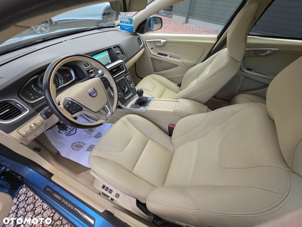 Volvo V60 D3 Summum - 11