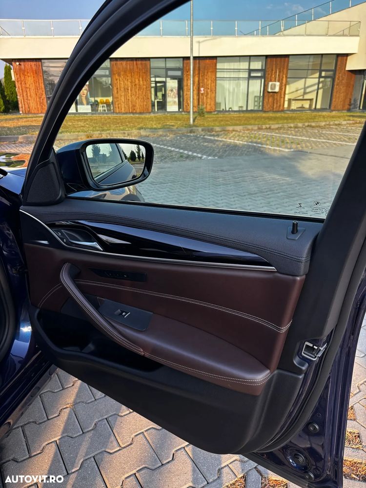 BMW Seria 5 540i xDrive AT - 16