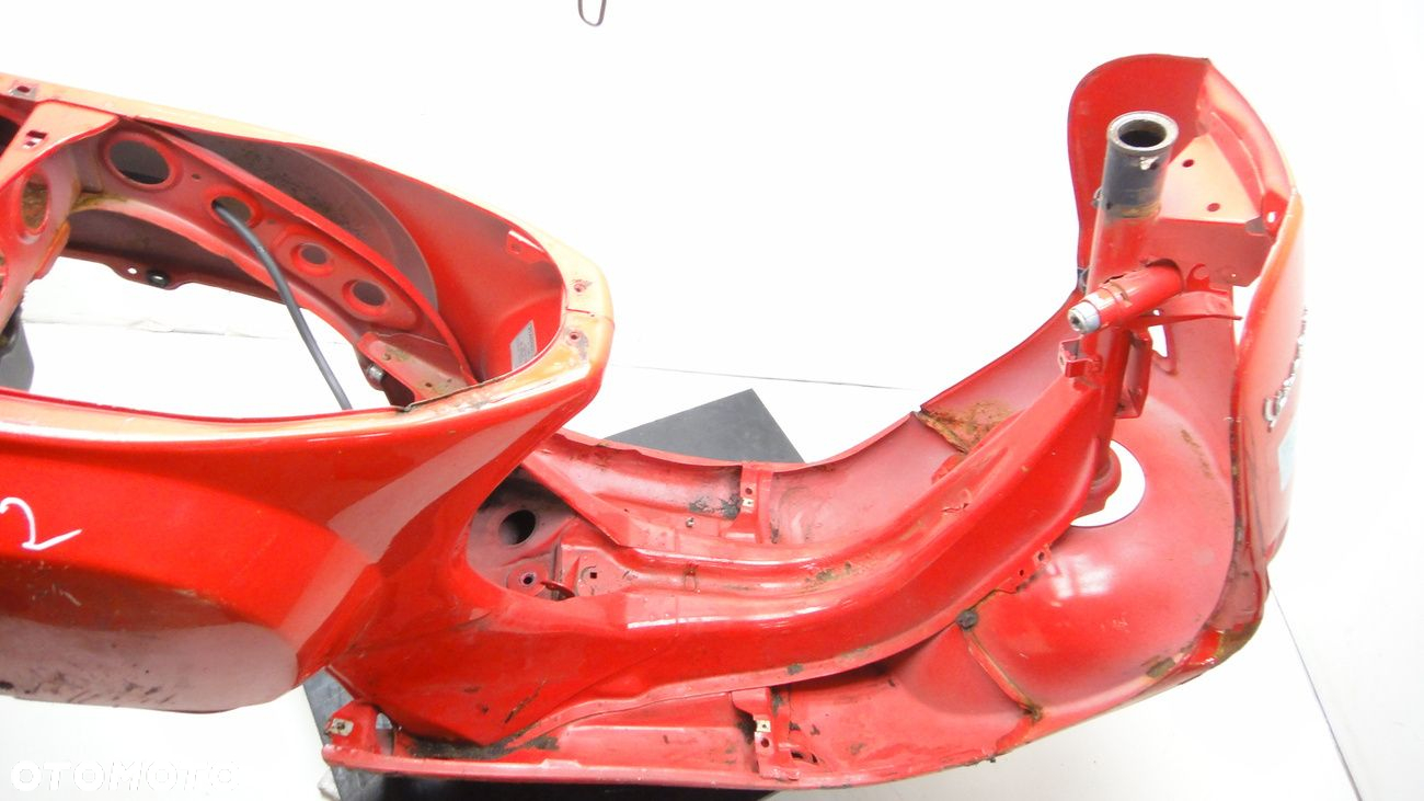 Piaggio Vespa Lx 125 Rama Karoseria - 11