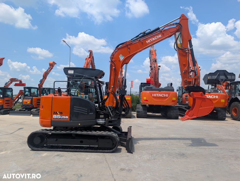 Hitachi ZX85USB-6, 2022, 2.513 ore, Masa 8,6 tone, CUPLA RAPIDA HIDRAULICA+3 CUPE NOI, inst picon pe brate, Camera pt masalier, Aer cond, senile cauciuc 90% ok, ad sapare 6m, computer de bord in romana, CA NOU, posibil leasing 4 ani, PROMOTIE 62.900 Euro+tva - 34