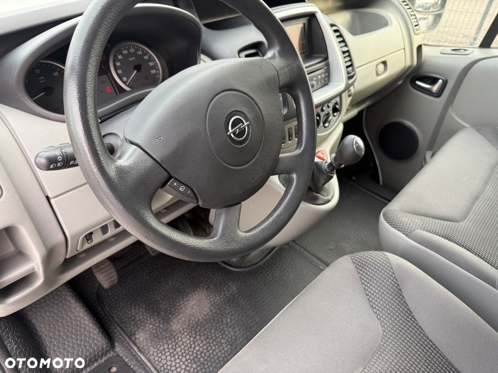 Opel Vivaro - 11