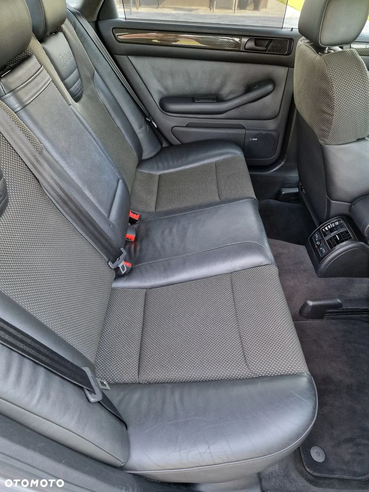 Audi RS6 Standard - 22