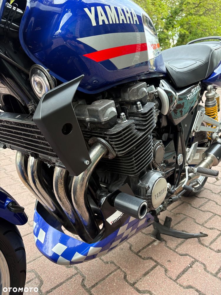 Yamaha XJR - 9