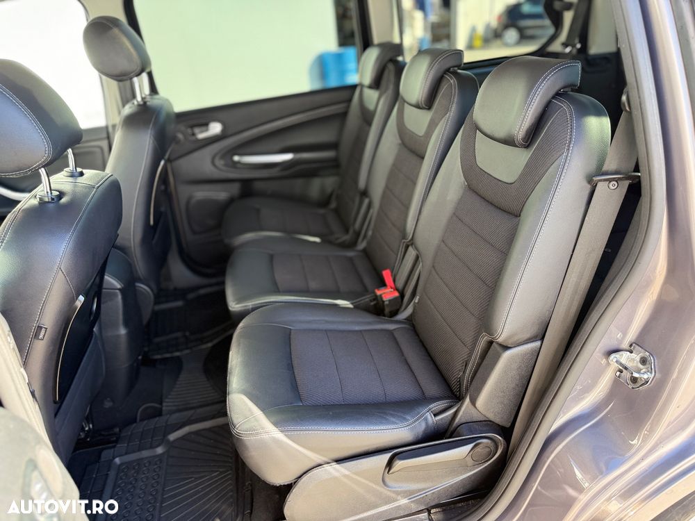 Ford Galaxy - 16