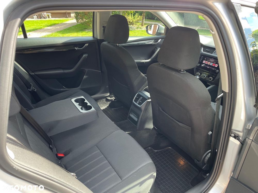 Skoda Octavia 2.0 TDI SCR Style DSG - 22