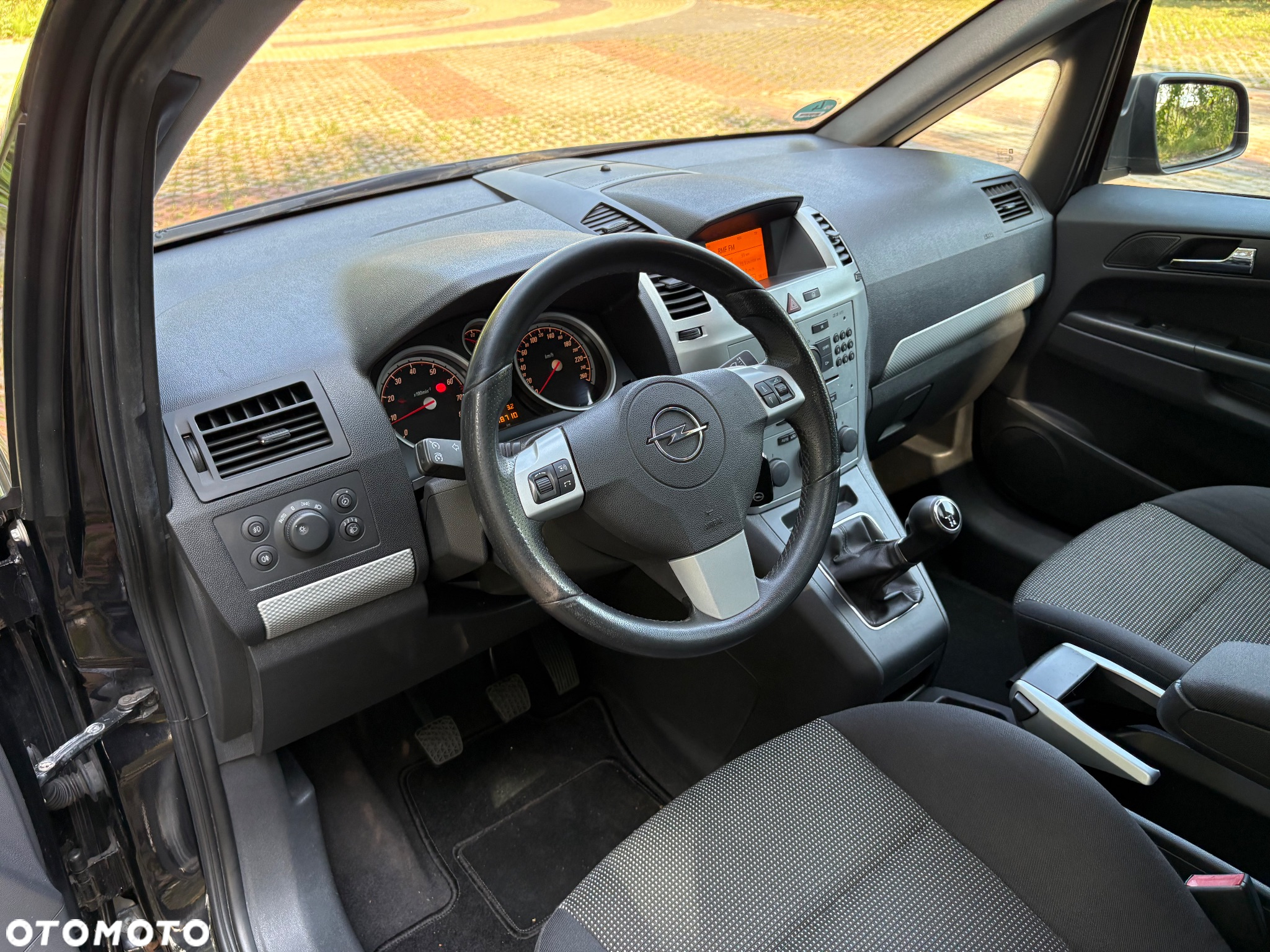 Opel Zafira 1.8 Design Edition - 9