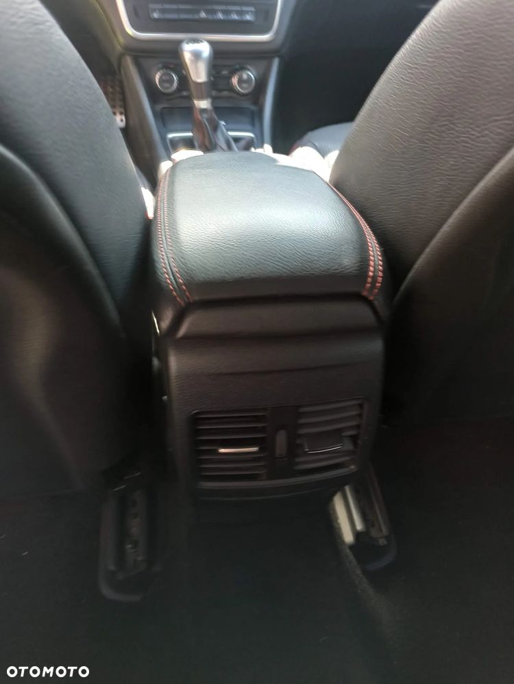 Mercedes-Benz GLA 180 - 28