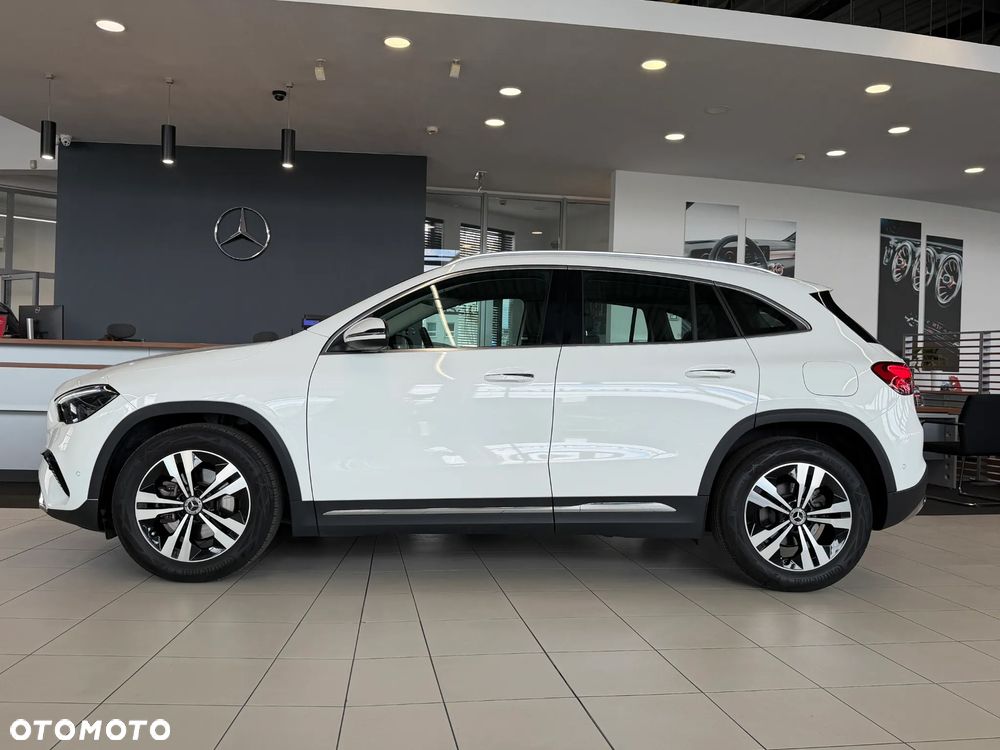 Mercedes-Benz GLA 200 Progressive - 3