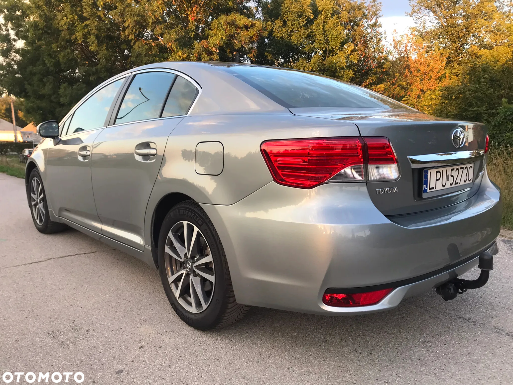 Toyota Avensis 1.8 Premium - 4