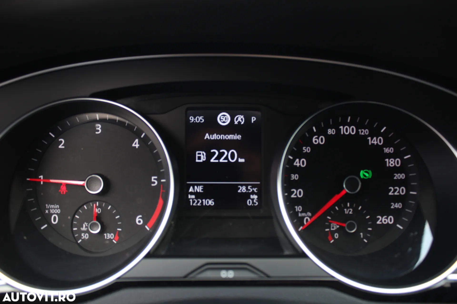 Volkswagen Passat 2.0 TDI (BlueMotion Technology) DSG Comfortline - 11
