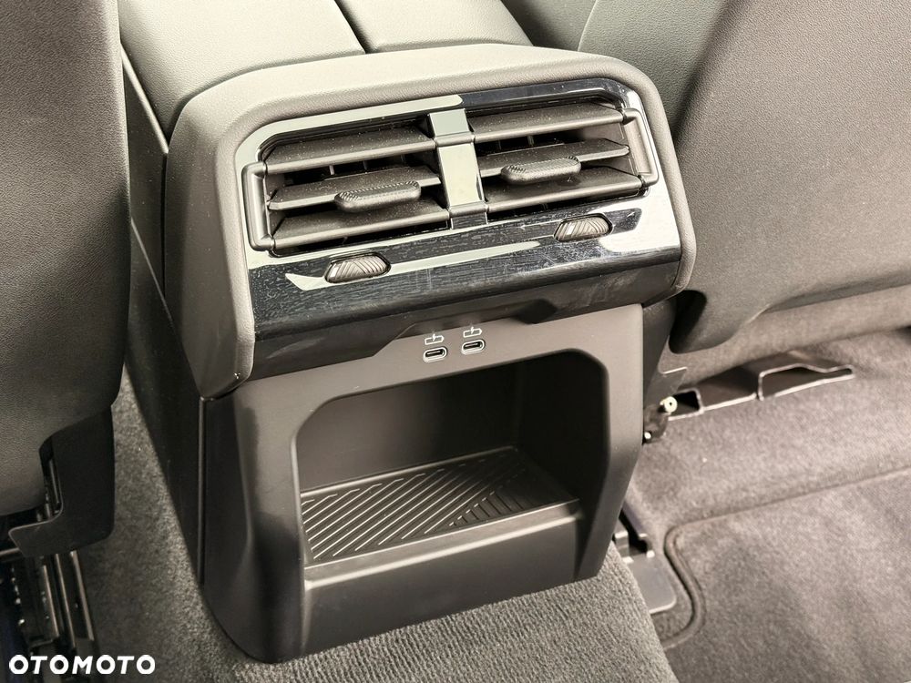 BMW Seria 5 520i - 33