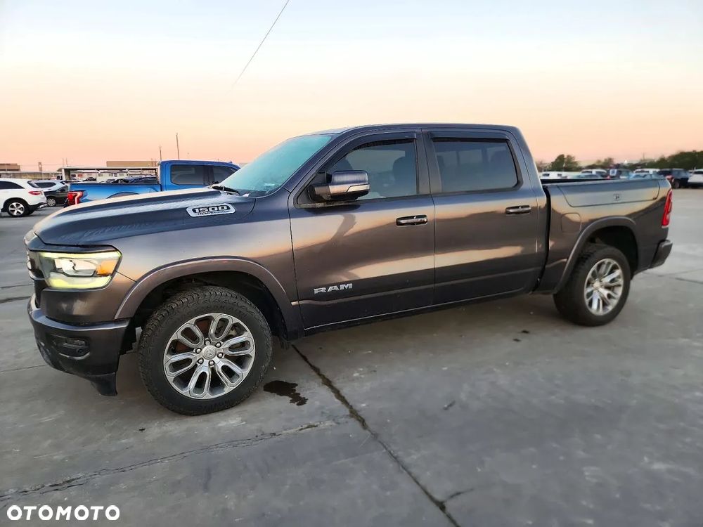 RAM 1500 5.7 Crew Cab Laramie - 1