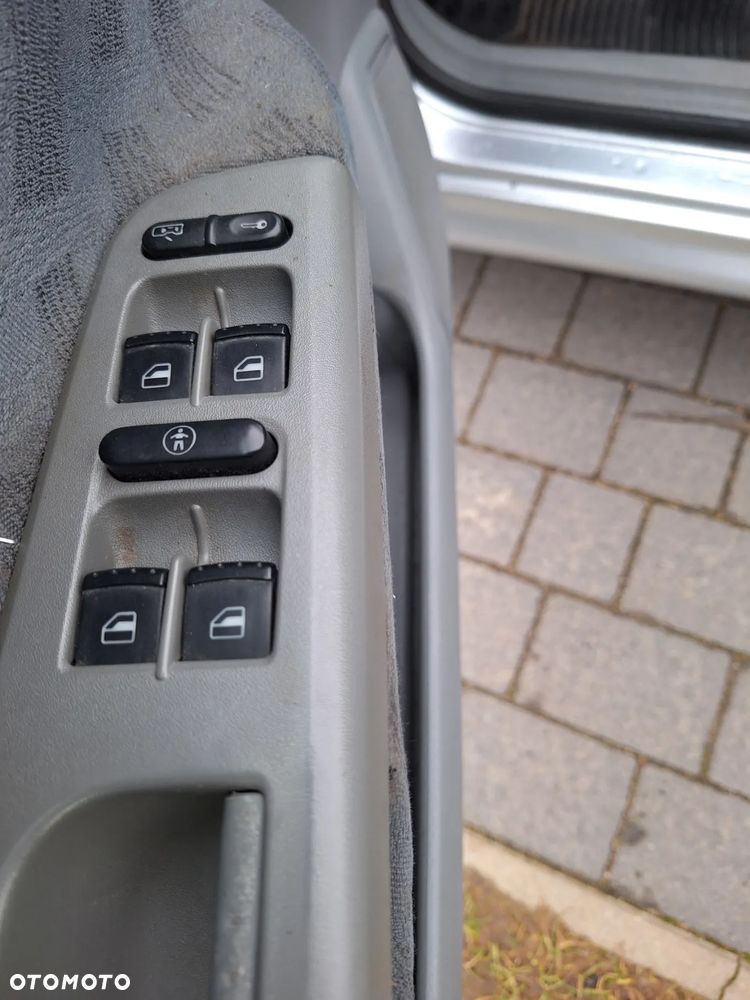 Skoda Octavia 1.6 Generation I - 15