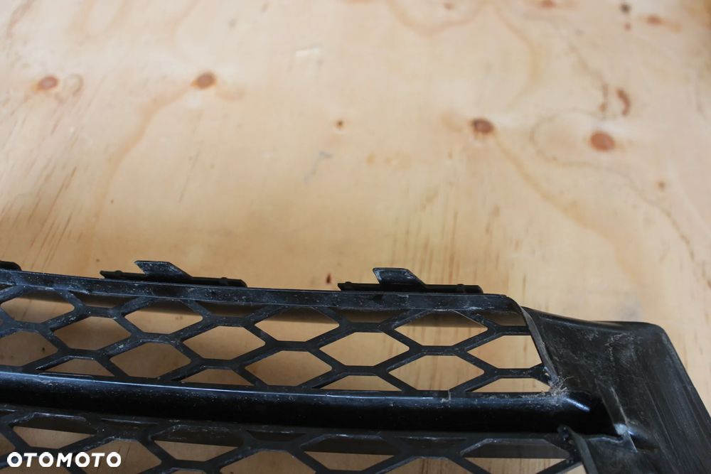 KRATKA ZDERZAKA LEWA AUDI RS5 8T 8T0807681F 2013 - 14