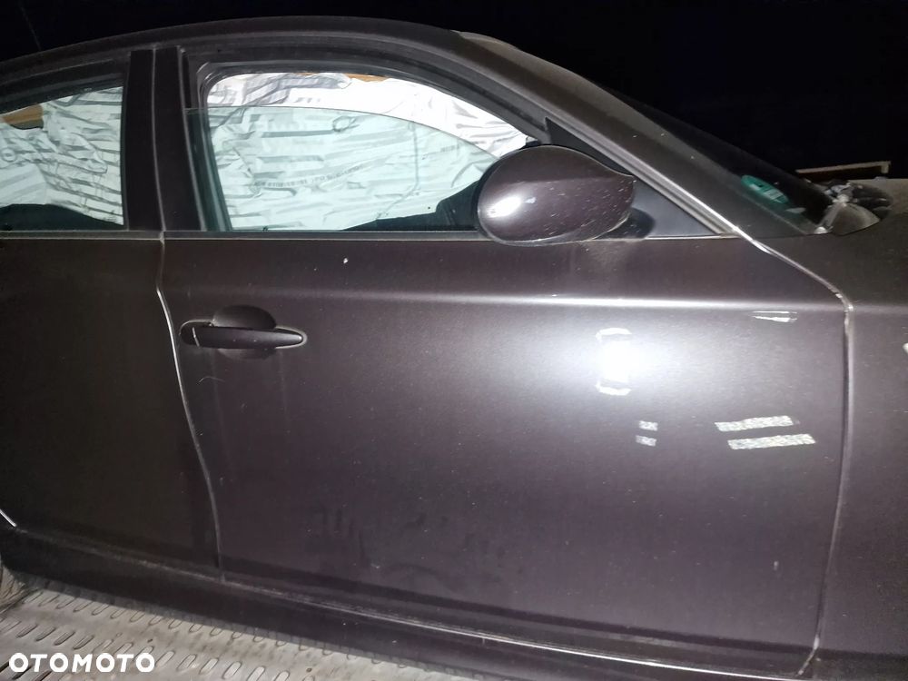 Drzwi  prawy przód BMW  e87  w kolorze  A22 - 2