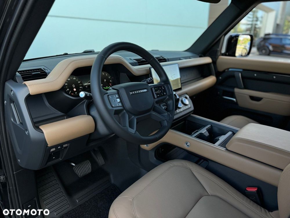 Land Rover Defender - 6