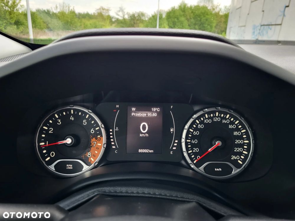 Jeep Renegade - 8