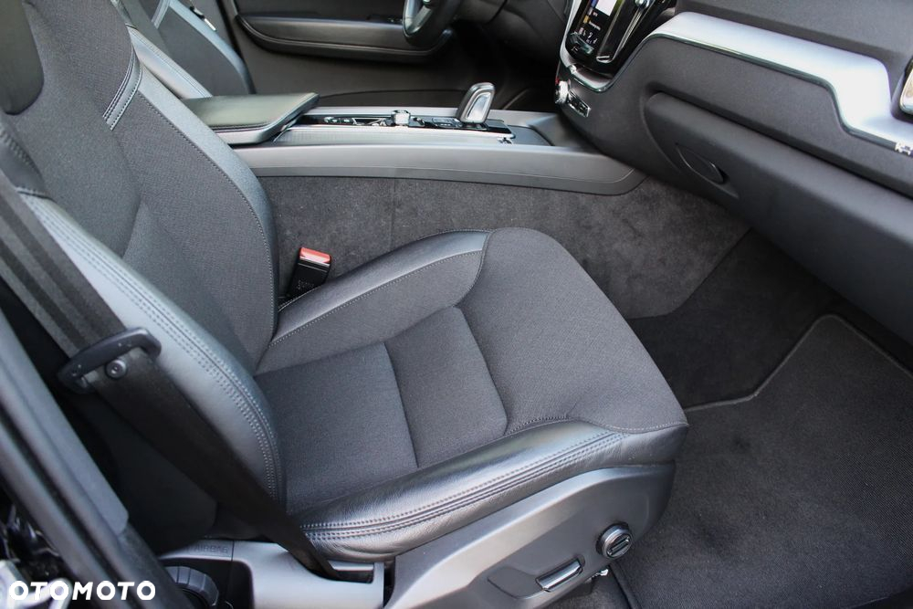 Volvo XC 60 B4 D Geartronic Momentum Pro - 21