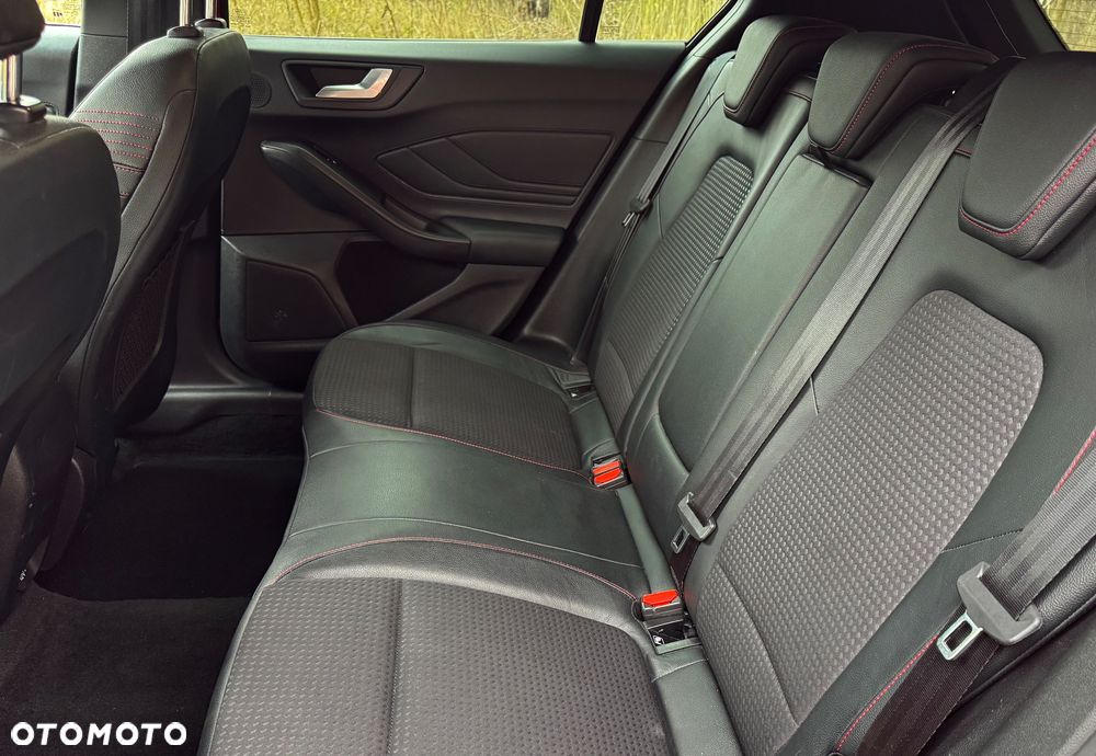 Ford Focus 1.5 EcoBlue Start-Stopp-System ST-LINE - 27