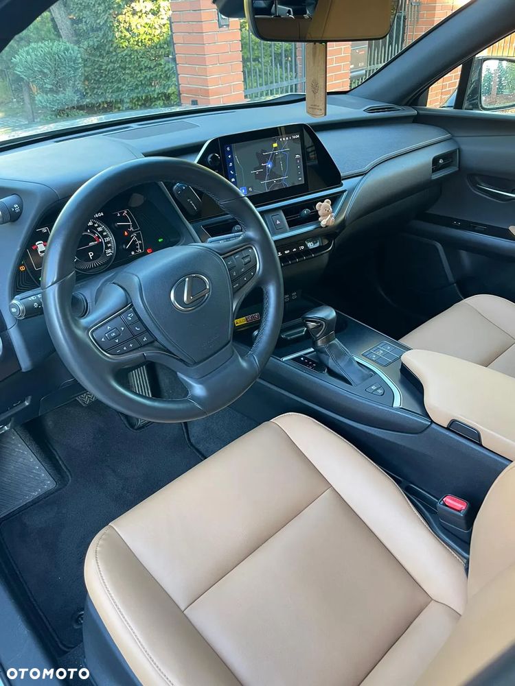 Lexus UX - 17