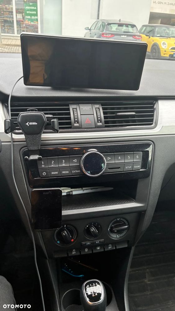 Skoda RAPID 1.2 TSI Ambition - 10