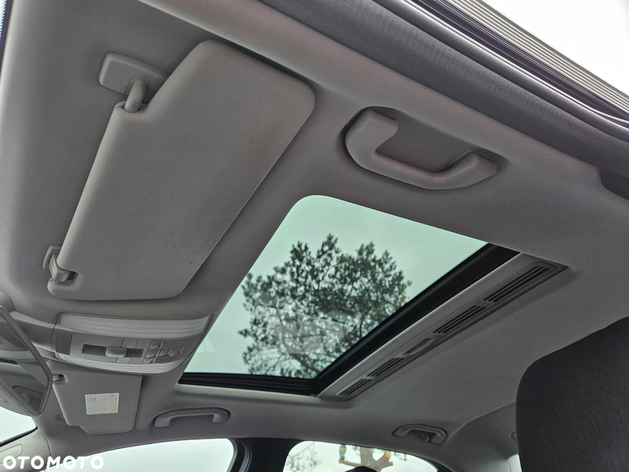Mercedes-Benz Klasa E 200 CGI BlueEFFICIENCY 7G-TRONIC Avantgarde - 19