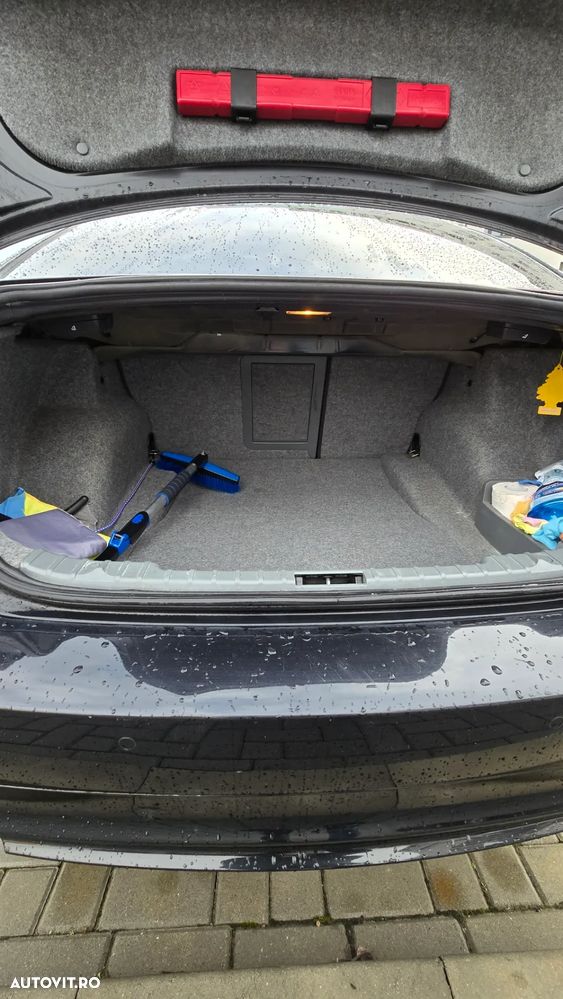 BMW Seria 3 318i Aut. - 12