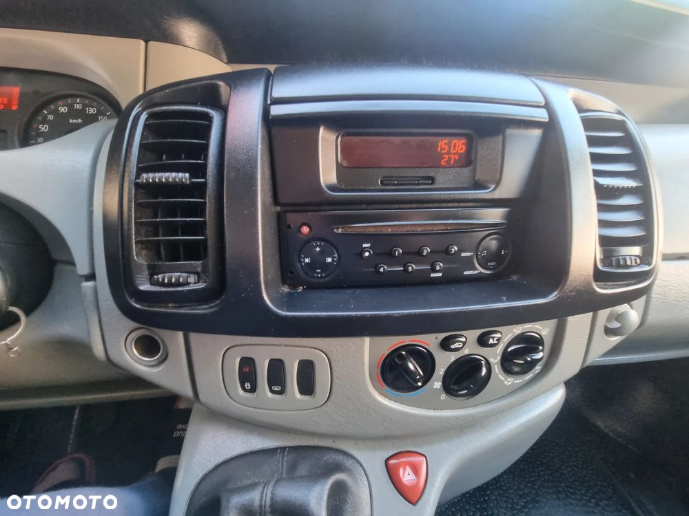Renault Trafic - 25