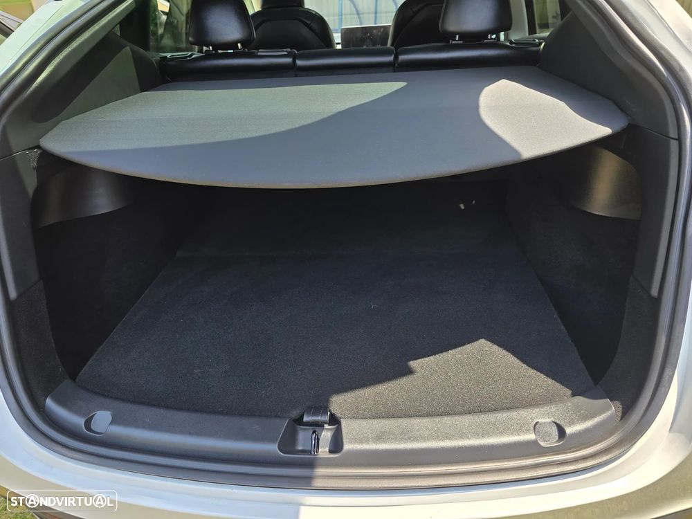 Tesla Model Y RWD - 14