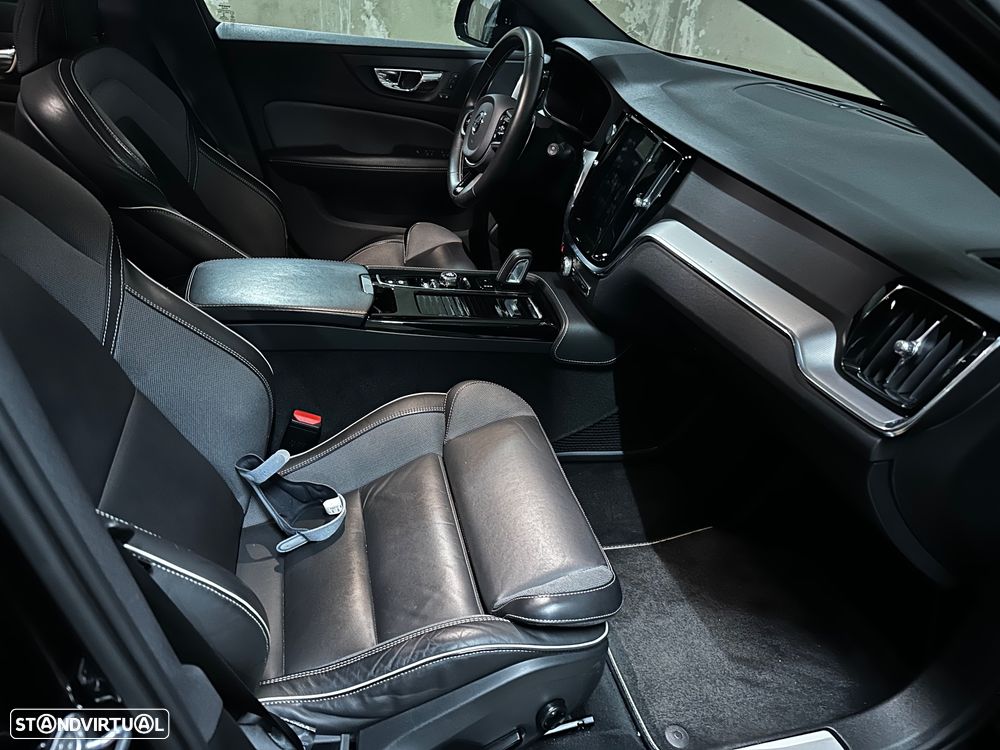 Volvo V60 2.0 T8 AWD TE R-Design - 10