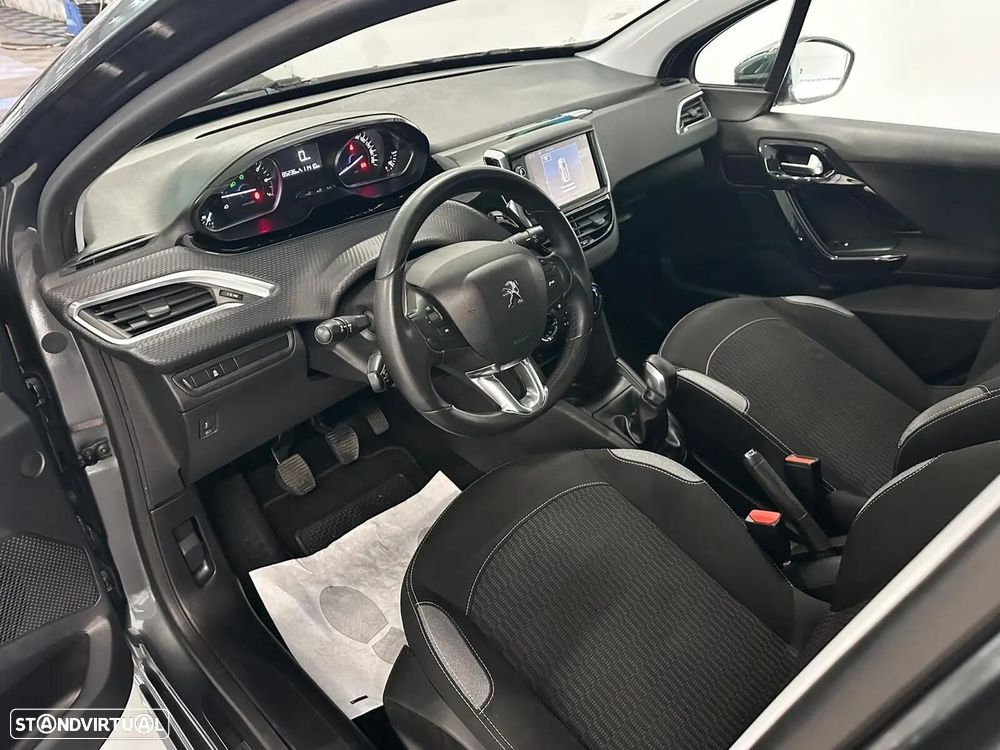 Peugeot 208 1.2 PureTech Style - 8