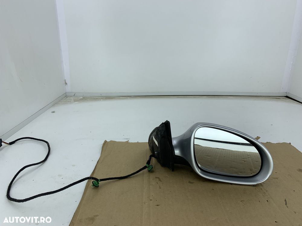 Dezmembrez Oglinda dreapta de pe VW PASSAT B6 2005-2010 - 1