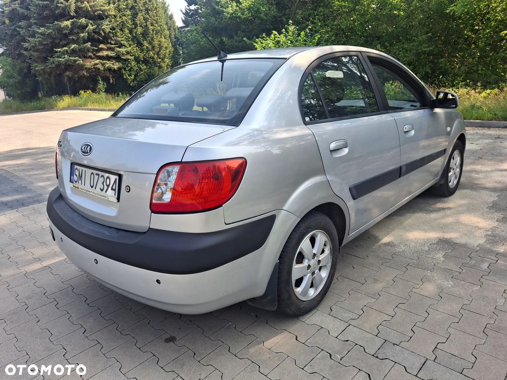 Kia Rio 1.4 Family + - 8