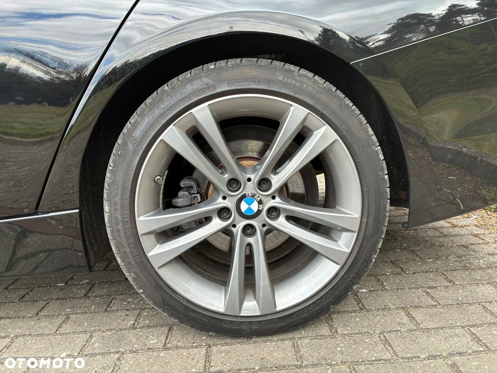 BMW Seria 3 330i Sport Line - 17