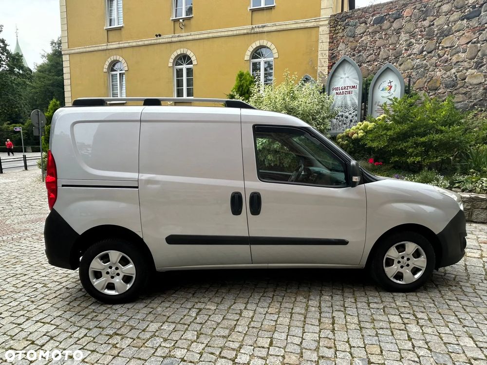 Opel COMBO-D-VAN - 19