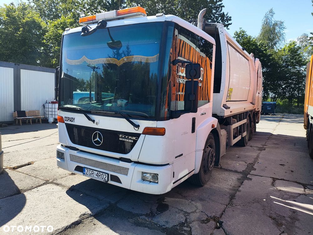 Mercedes-Benz ECONIC - 1