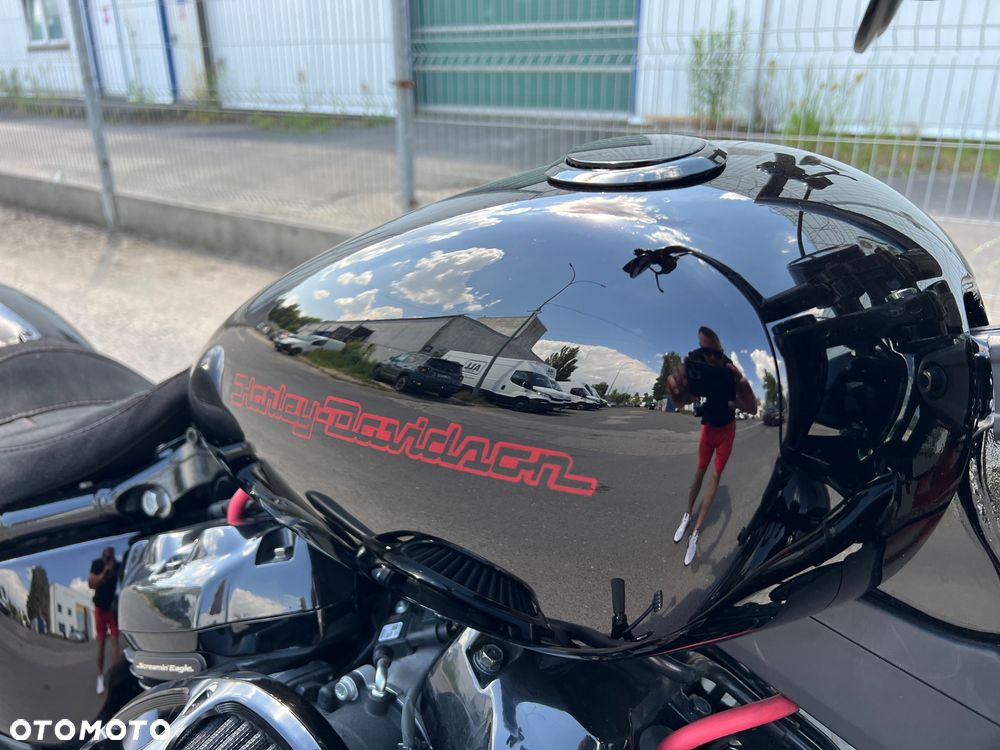 Harley-Davidson Softail Street Bob - 3