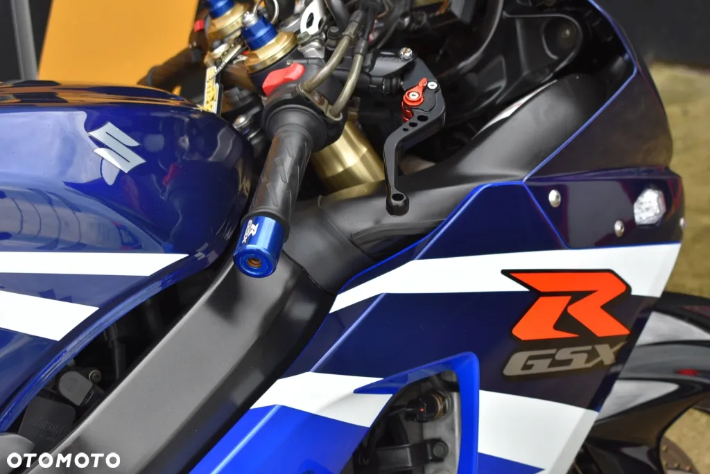 Suzuki GSX-R - 35