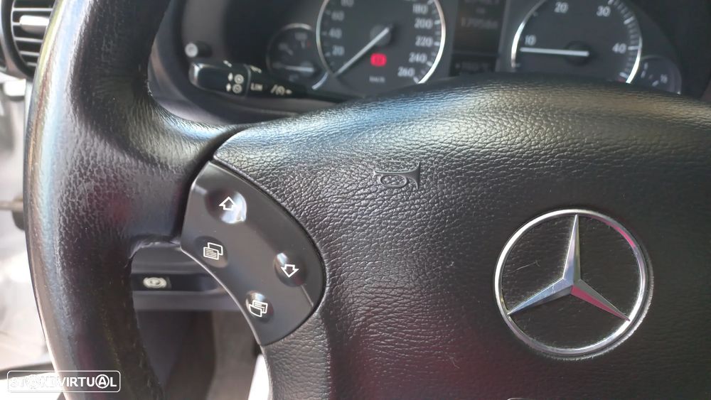 Mercedes-Benz C 220 CDi Classic - 12